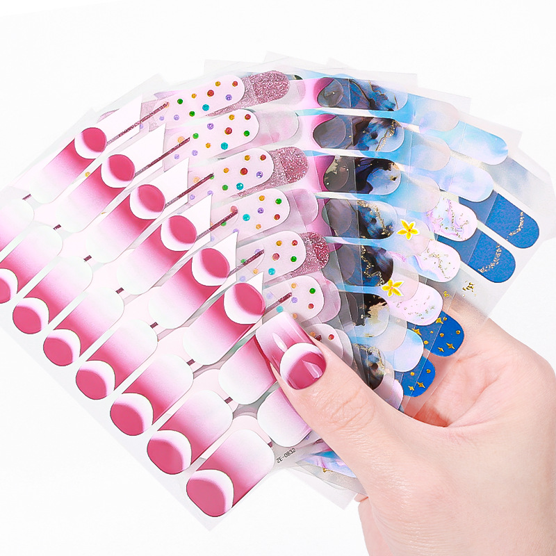 16 Tips Adesivi per Unghie Eff - Full Cover Adhesive recensione e prezzo